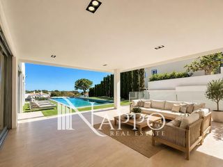 Casa  Gaspar melchor de jovellanos. Residencia de lujo de 601 m con ascensor privado, dos piscinas y