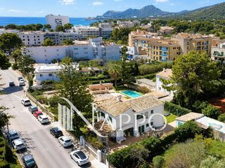 Casa  Menorca. Exclusiva casa cerca del mar en cala ratjada