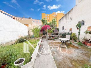 Piso  Barrera. Exclusiva planta baja con gran patio en son espanyolet