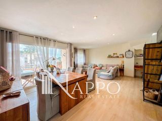 Duplex  Distrito maioris-puig de ros. Elegante ático dúplex con solárium privado cerca del mar en maio