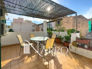 Alquiler Ático  Reial patrimoni. Precioso apartamento muy espacioso con terraza privada y plaza d