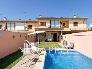 Casa a schiera  Pou. Encantadora casa adosada con piscina privada en moscari
