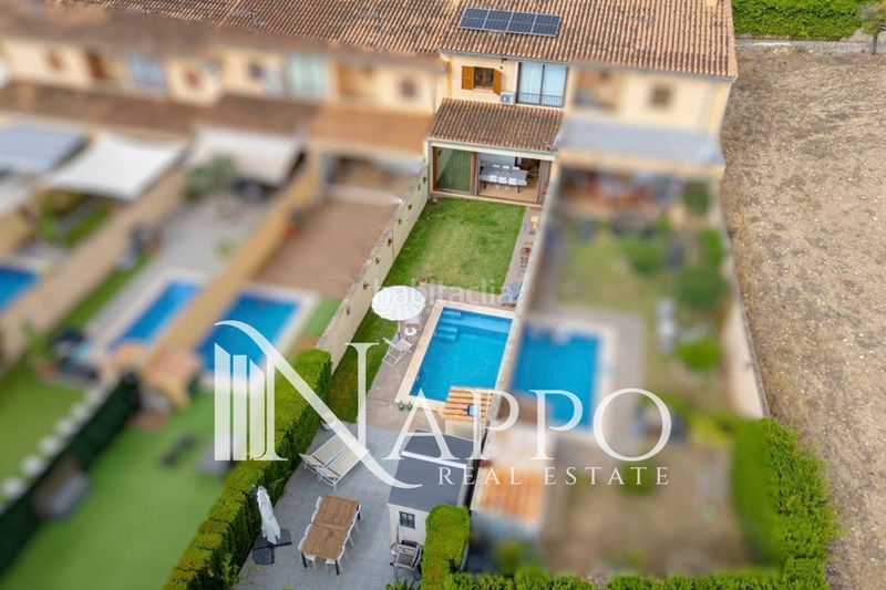 Foto d0a0bff8-b15b-4986-93e2-17bb3a87f5e4. Casa adossada amb aparcament piscina a Selva