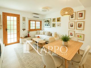 Casa adossada  Avenida del golf. Encantadora casita renovada con jardín privado en calviá