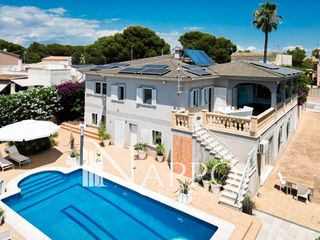 Chalet  Algues. Exclusivo chalet independiente con piscina en tolleric