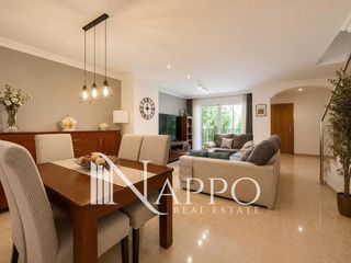 Casa adossada  Del rector bartomeu martorell. Exclusivo chalet independiente con amplia terraza solarium en so