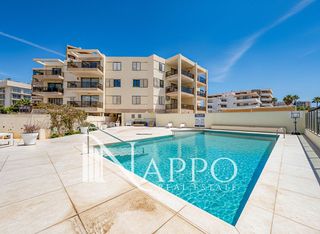 Piso  Contralmirall ferragut. Apartamento en primera línea de mar con acceso directo a la play