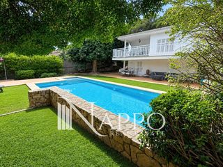 Xalet  Reina constança. Chalet independiente con gran piscina en santa ponça
