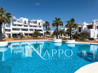 Rent Semi detached house  De les roquisses. Impresionante adosado con 3 terrazas y acceso directo a piscina
