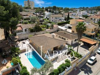 Xalet  Mariano aguilo. Chalet independiente con apartamento privado en palmanova