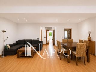 Pis  Prevere rafael barrera. Amplia planta baja con patio en son forteza