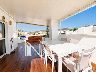 Àtic  Calle de massanella. Exclusivo ático dúplex con terraza en la vileta