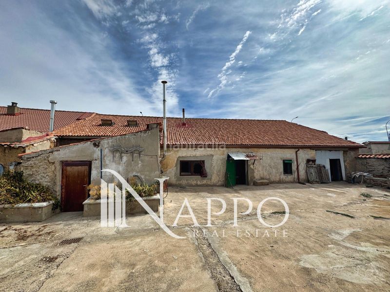 Foto b2f8e68f-8337-4f72-925e-508a86c8c718. Casa amb calefacció aparcament a Labajos