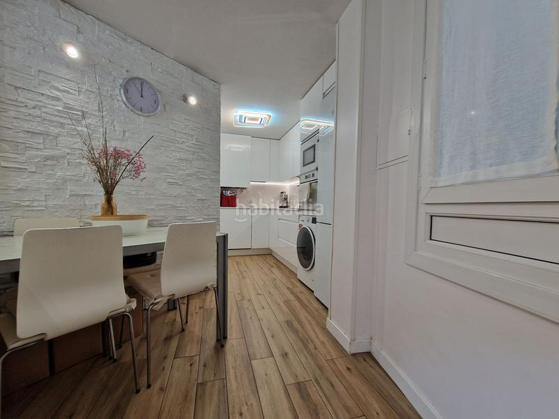 Foto 77a9dcec-f5c6-4045-bf42-61fa9e363793. Piso se vende piso en calle zabeleta, Gros en Gros Donostia - San Sebastián