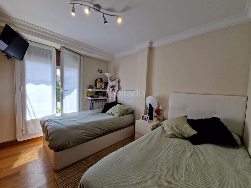 Foto a216b870-8067-4a1f-a19b-43e6298c5940. Piso se vende piso en calle zabeleta, Gros en Gros Donostia - San Sebastián