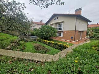 Casa a Hernani. Chalet pareado en venta en karobieta auzoa
