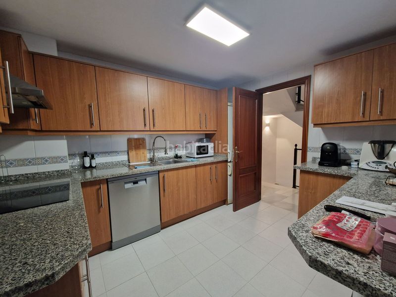 Foto 066fe9a9-3063-443c-aadd-bbb9a49d3b24. Casa amb piscina a Nueva Atalaya Estepona