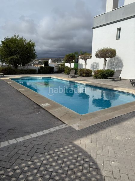 Foto 20d8406f-497f-4f3e-9497-a29da912d1d6. Casa amb piscina a Nueva Atalaya Estepona