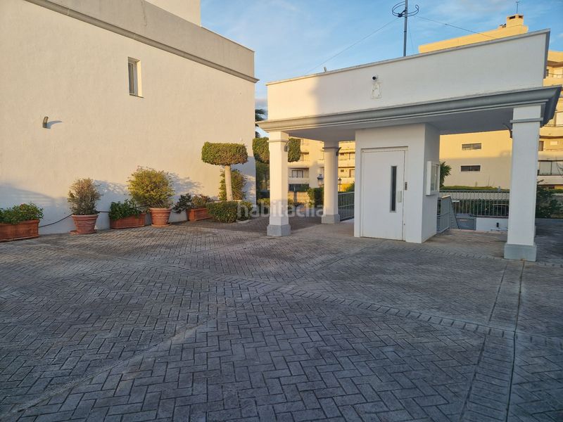 Foto 48b0da53-2fdc-4c99-bda2-49a8ab9b10db. Casa amb piscina a Nueva Atalaya Estepona