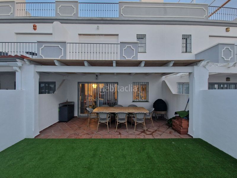Foto 5b93e1d3-e13d-40d7-82e4-ac5787190c0c. Casa amb piscina a Nueva Atalaya Estepona