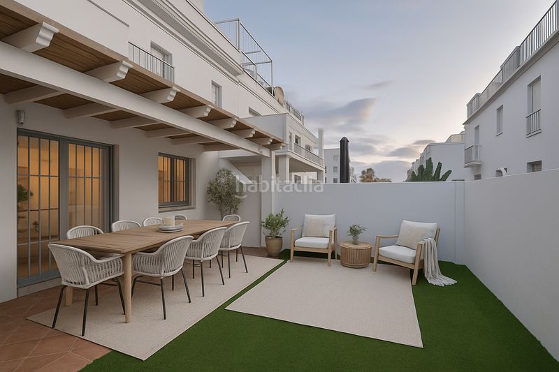 Foto dc664115-8be9-41eb-964f-cf6d1e5dd2e1. Casa amb piscina a Nueva Atalaya Estepona