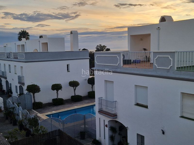 Foto ede85ba1-efa7-401b-ab72-2098b44fa9cd. Casa amb piscina a Nueva Atalaya Estepona