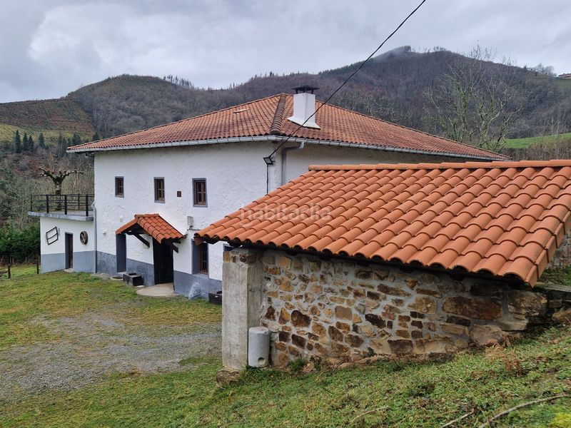 Foto c39b01af-ceec-4ea1-8ec7-61757030aca2. Masía se vende casa en Mendaro