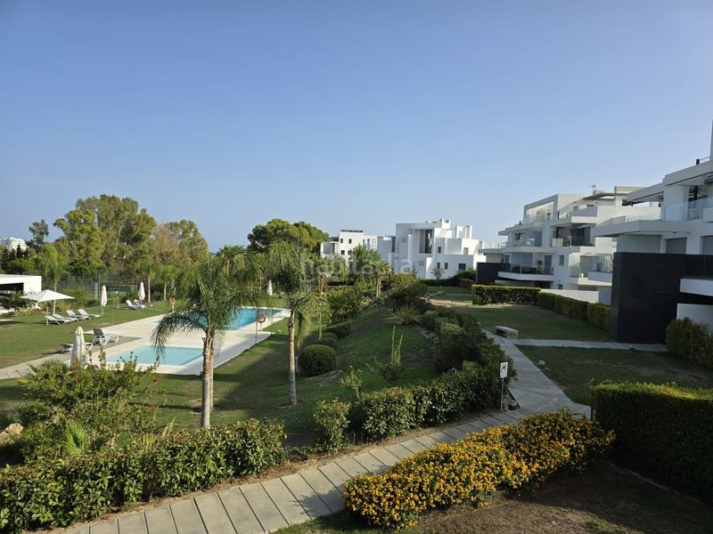 Foto 6e980f16-9251-481b-985d-9ded0bd31f0f. Pis amb calefacció aparcament piscina a Zona de Punta Plata Estepona