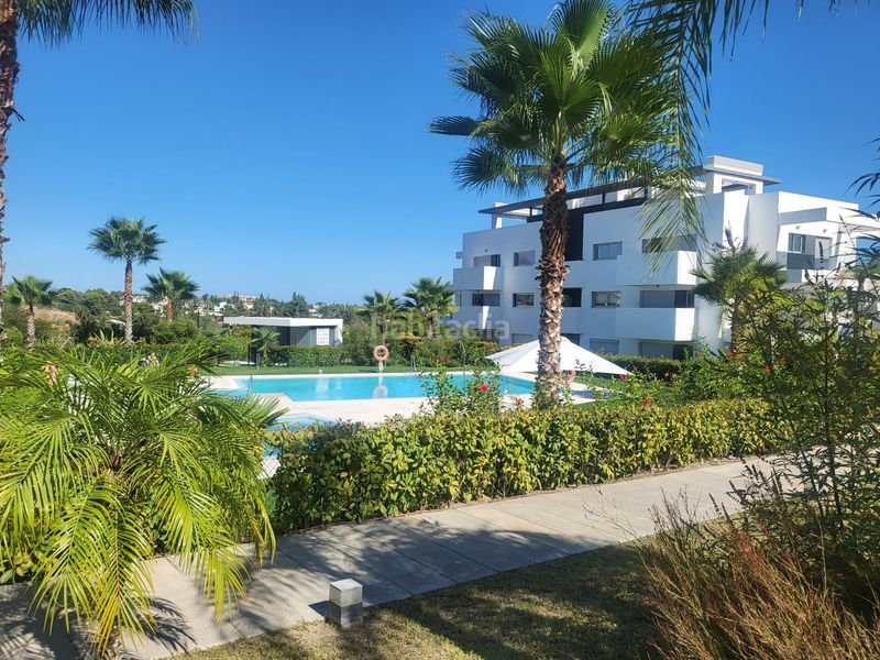 Foto b45fbe9b-b575-48b1-bab2-4827d7a833de. Pis amb calefacció aparcament piscina a Zona de Punta Plata Estepona