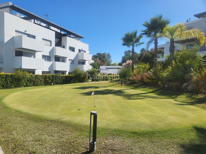 Foto d3e70679-fd50-468b-80f9-49346dd6a539. Pis amb calefacció aparcament piscina a Zona de Punta Plata Estepona