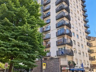Flat  Azkuene. Piso en venta en calle azkuene