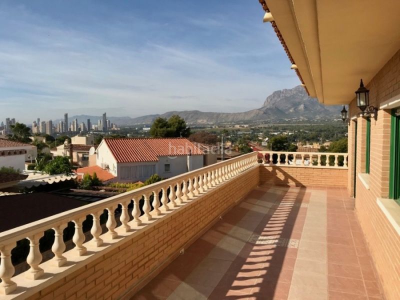 Foto 180298f8-b83f-4913-a169-a8e78019e8a5. Xalet amb calefacció aparcament piscina a Sierra Helada Benidorm
