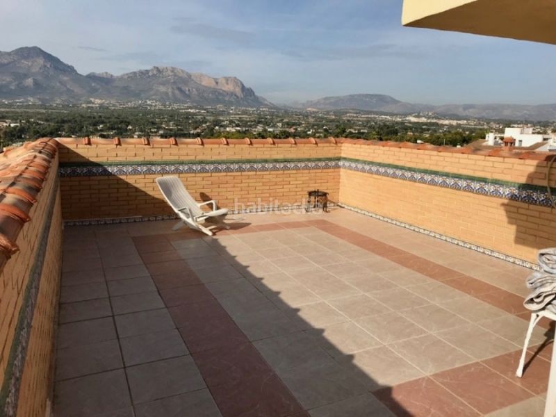 Foto 5983a020-1bb3-4bd9-a507-3f1697d16114. Xalet amb calefacció aparcament piscina a Sierra Helada Benidorm