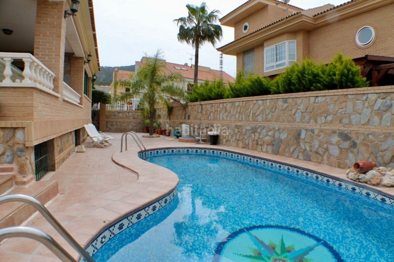 Foto 9157c468-284d-49db-86f2-e754125e7165. Xalet amb calefacció aparcament piscina a Sierra Helada Benidorm