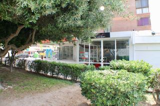 Business premise in Levante Alto. Local comercial con terraza de 30 m2 a 300 metros de la playa de
