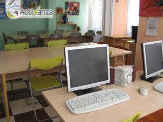 Appartement à Playa Levante. Vivienda adaptada como oficina cuenta con una fantastica ubicaci