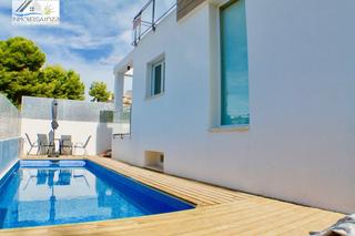 Chalet en Coloma. Impresionante chalet independiente de nueva construcción en la n