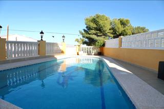 Xalet a Barranco Hondo. Gran chalet independiente con piscina propia en la nucia