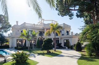 Chalet en Lomas de Cabo Roig - Los Dolses. Lujosa y enorme villa de estilo seorial en orihuela a 500m de l