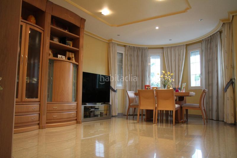 Foto 4910a6a6-fd3f-45f4-9473-1dfa628376d0. Casa a schiera con riscaldamento parcheggio piscina in Benidorm