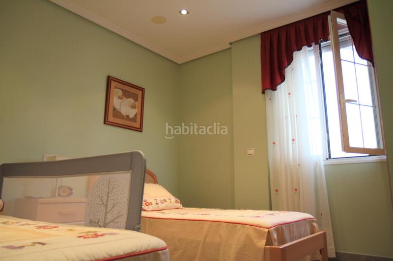 Foto 4d435485-9837-4c01-a238-88f1bd305903. Casa a schiera con riscaldamento parcheggio piscina in Benidorm