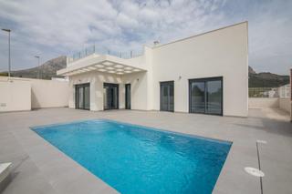 Chalet en Polop. Mediterraneo en estado puro, dentro y fuera de tu hogar