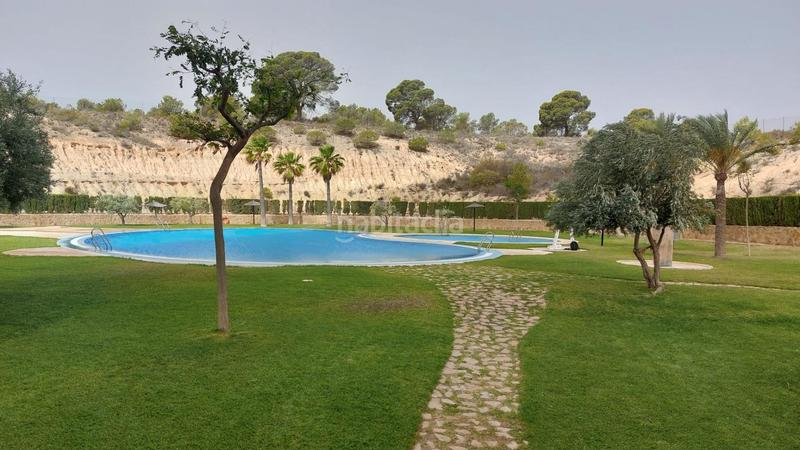 Foto 8e8b5b2b-cf60-4259-8e60-997514929f09. Apartament amb aparcament piscina a Via Parque Benidorm