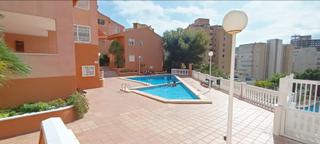 Apartamento en Playa Poniente. Bonito apartamento de 2 habitaciones y piscina cerca de la playa