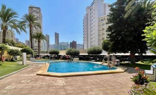 Apartament a Levante Alto. Apartamento de esquina y planta última en benidorm, cerca de tod