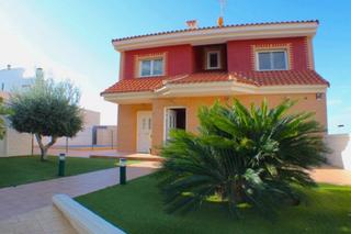 Chalet à Balcón de Finestrat-Terra Marina. Gran chalet de dos plantas en finestrat