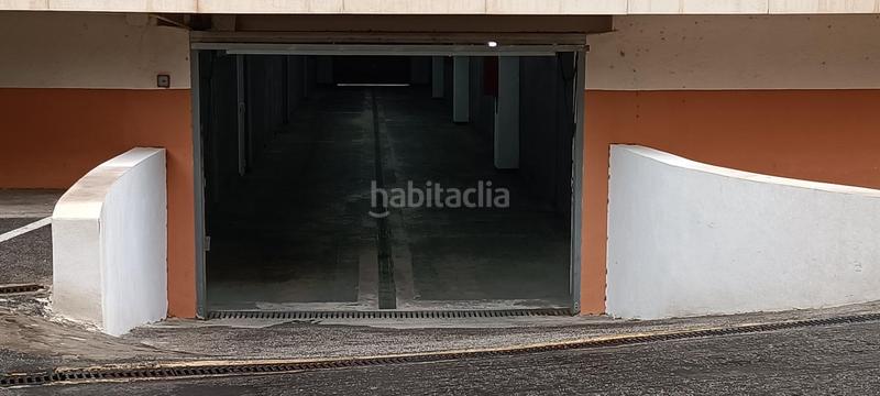 Foto 9db7dd34-8bb3-4b6b-95dd-f99fafd13389. Aparcament cotxe a Playa Levante Benidorm