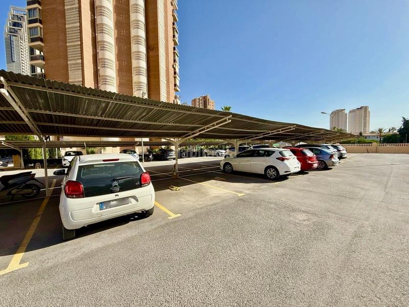 Foto 16ef79cf-2cad-4e43-b938-5d211b358fce. Apartamento exclusiva apartamento cerca del hotel bali ideal para vivir o invertir cerca del mar en Benidorm