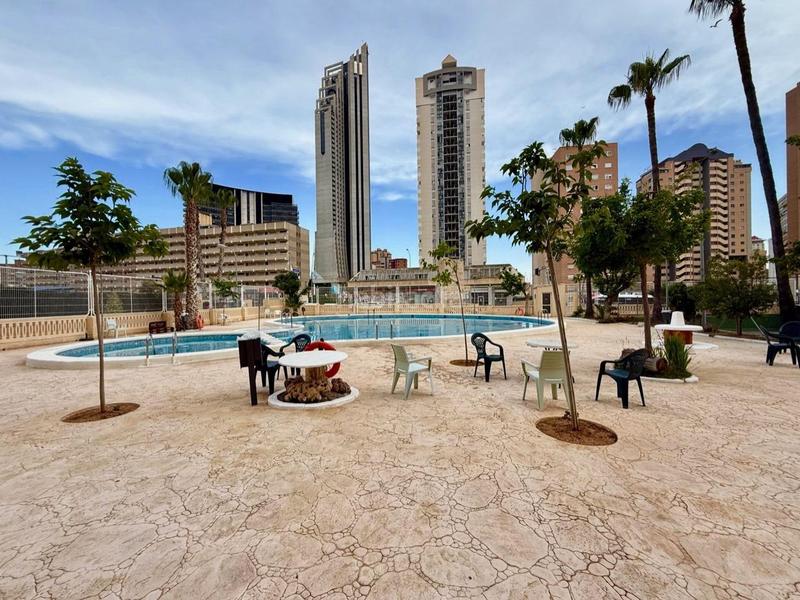 Foto bae9c5e5-1831-47e2-b208-26c28acc0314. Apartamento exclusiva apartamento cerca del hotel bali ideal para vivir o invertir cerca del mar en Benidorm