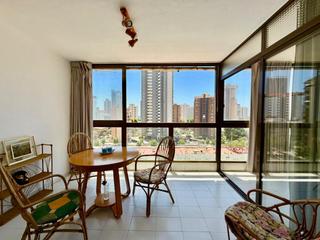 Apartament a Levante Alto. Apartamento en levante, benidorm  amplio, luminoso y a solo 380